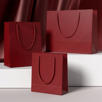 Vestuário personalizado Bolsas de compras Embalagem Luxo Corpo de Marfim Cartão Kraft Papel Baixo Preço Bolsa de presente de compras Logotipo personalizado