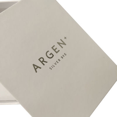 Luxury Cover And Base Box 157g Art Paper 1000g Cardboard White Jewelry Packaging Box (Caixinha de embalagem de jóias brancas)