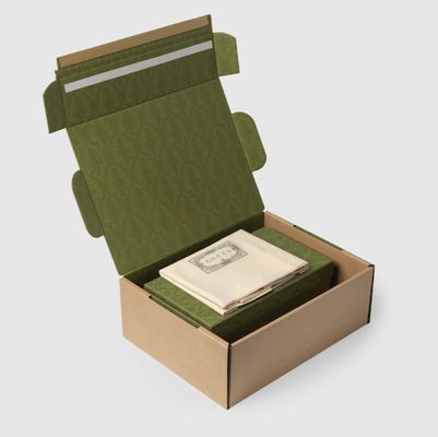 Caixas de correio de cartão corrugado personalizadas com selo de abertura de tira de lágrima certificada FSC