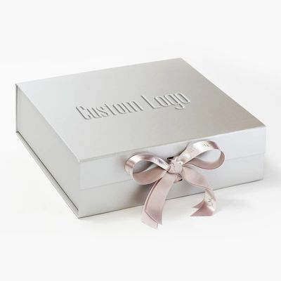 Caixa-presente personalizada de formato A4 com fita e fecho magnético para embalagem elegante