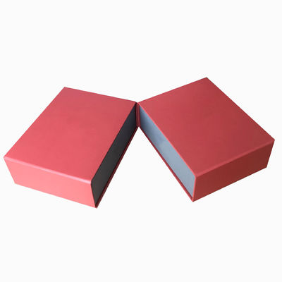 Encomenda personalizada aceita Caixa magnética de flaps para embalagens de roupas de cartão dobrável