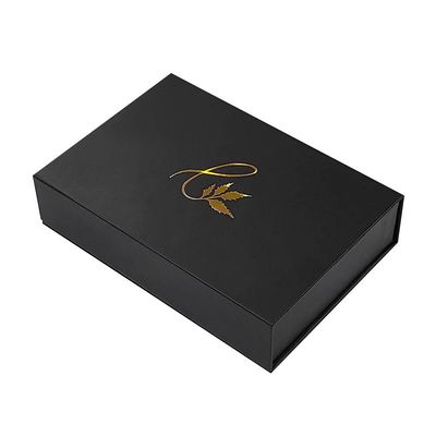 Custom Black Matte Estampado Logotipo de Ouro Magnético Prêmio de jóias Caixa de Papel com Inserto de espuma