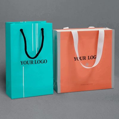 Impressão offset Bolsas de papel de compras feitas à mão com fecho de fita