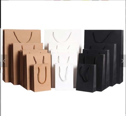 Bolsas de compras de papel Kraft castanho Impressão offset de vestuário Bolsa de papel Logotipo personalizado