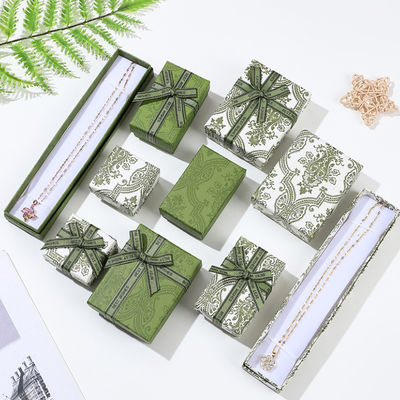Caixa de embalagem de papelão de cartão verde escuro personalizada para joalharia colar de pulseira anéis de pulseira presente de gaveta com logotipo impresso