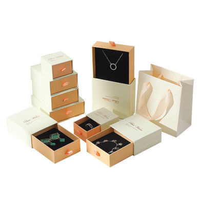 Conjunto de cosméticos personalizados Caixa deslizante rígida de arrastão de jóias Embalagem de presente Caixa de papel com inserção