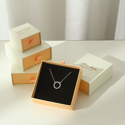 Conjunto de cosméticos personalizados Caixa deslizante rígida de arrastão de jóias Embalagem de presente Caixa de papel com inserção