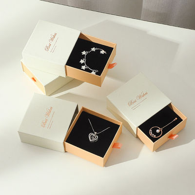 Conjunto de cosméticos personalizados Caixa deslizante rígida de arrastão de jóias Embalagem de presente Caixa de papel com inserção