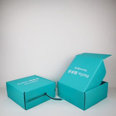 2 mm de espessura Custom 6x6x2 caixas de envio onduladas com estampagem de folha de ouro e amostras gratuitas de louça reciclável
