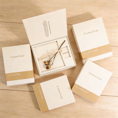 Caixa de embalagem de presente magnética de papelão rígido Eva com logotipo personalizado para cartões esportivos