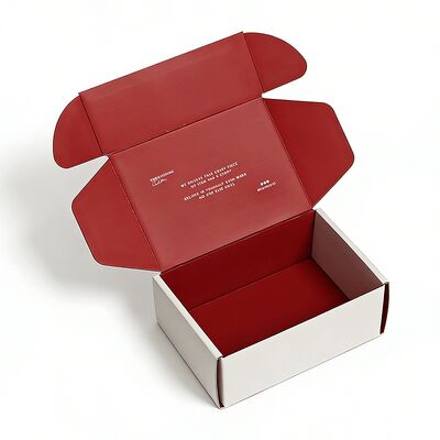 Caixas dobráveis e recicladas de cartão branco personalizadas para envio e embalagem de roupas com logotipo